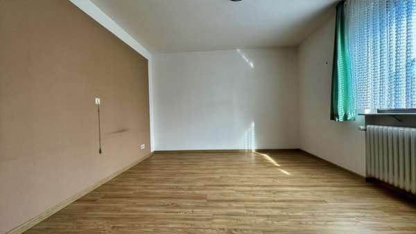 Schlafzimmer - Zweifamilienhaus in 73557 Mutlangen mit 171m² kaufen