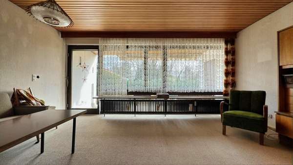 Wohnzimmer - Zweifamilienhaus in 73557 Mutlangen mit 171m² kaufen