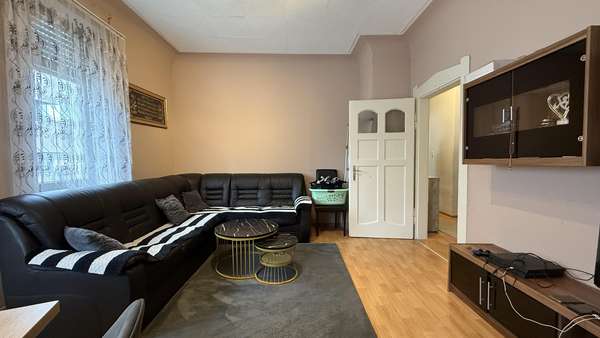 Wohnzimmer 1.Obergeschoss - Mehrfamilienhaus in 73525 Schwäbisch Gmünd mit 375m² kaufen