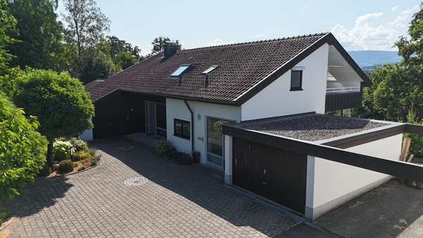 Außenansicht Außenansicht - Zweifamilienhaus in 73529 Schwäbisch Gmünd mit 247m² kaufen