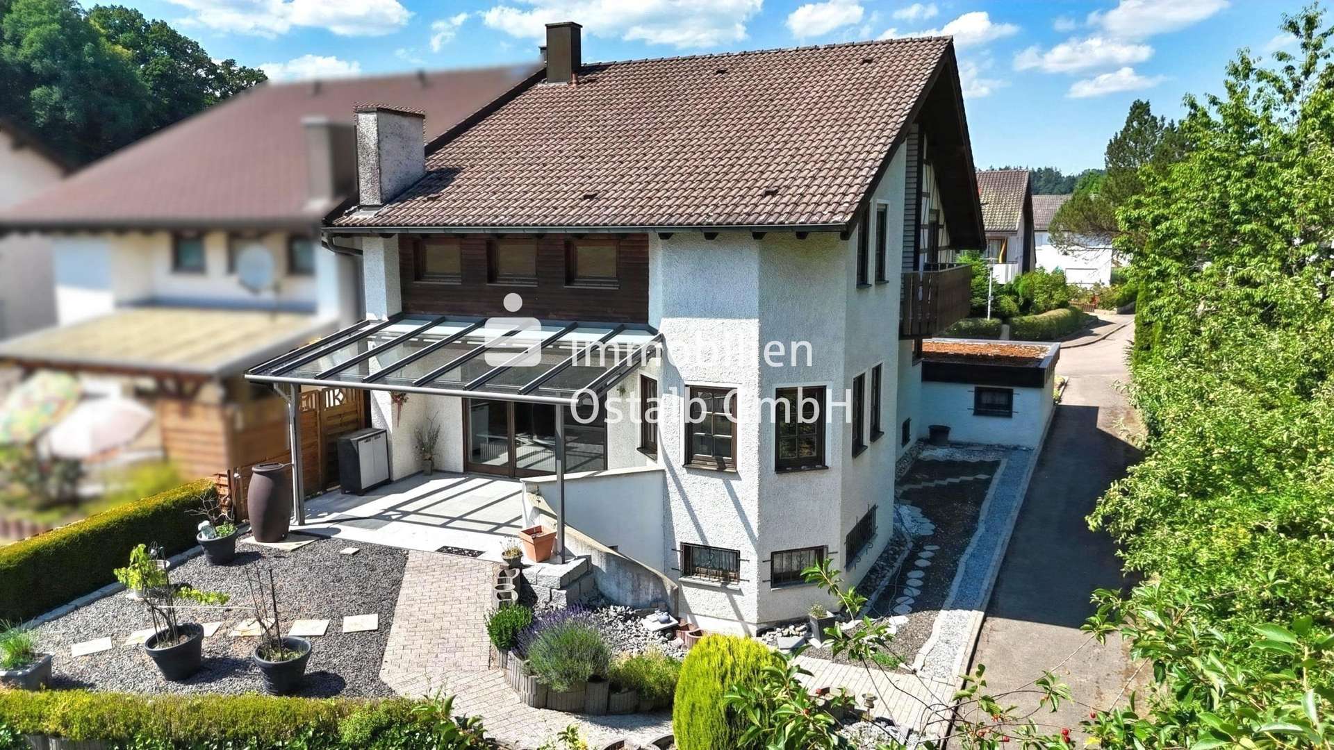 Außenansicht - Zweifamilienhaus in 73527 Täferrot mit 158m² kaufen