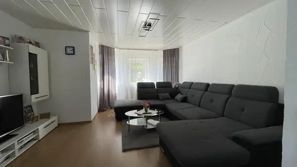 Zweifamilienhaus mit Einliegerwohnung im Keller