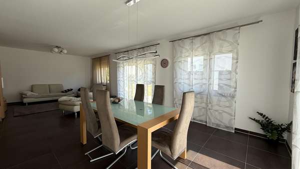 Wohn- /Esszimmer Erdgeschoss Wohn- /Esszimmer Erdgeschoss - Einfamilienhaus in 73479 Ellwangen mit 122m² kaufen