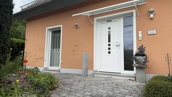 Eingang - Einfamilienhaus in 73431 Aalen mit 127m² kaufen