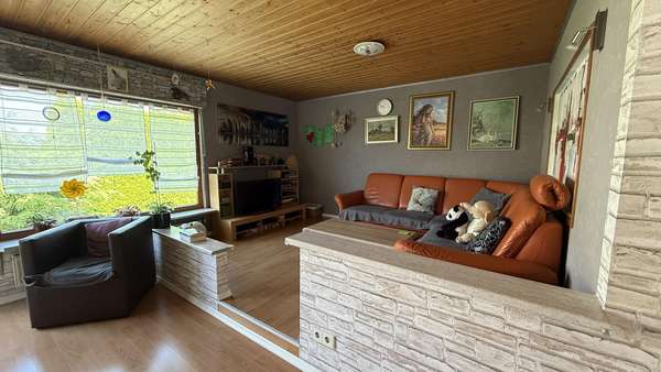 Wohnzimmer Erdgeschoss - Einfamilienhaus in 73447 Oberkochen mit 150m² kaufen