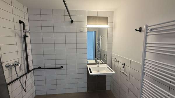 Badezimmer - Appartement in 73466 Lauchheim mit 39m² mieten