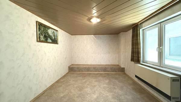 Zimmer Zimmer - Erdgeschosswohnung in 73466 Lauchheim mit 83m² kaufen