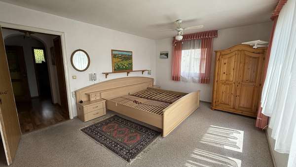 Schlafzimmer Erdgeschoss Schlafzimmer Erdgeschoss - Einfamilienhaus in 73463 Westhausen mit 248m² kaufen