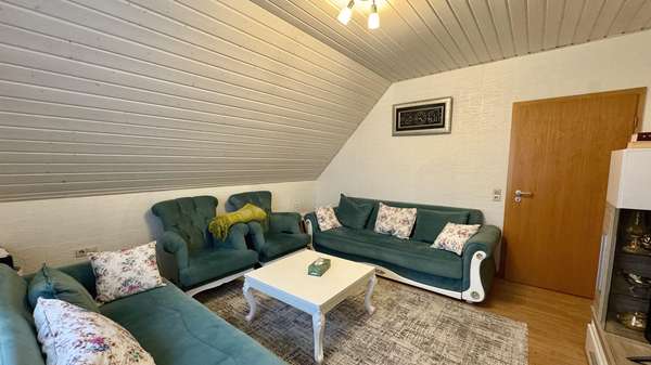 Zimmer Zimmer - Dachgeschosswohnung in 73441 Bopfingen mit 107m² kaufen