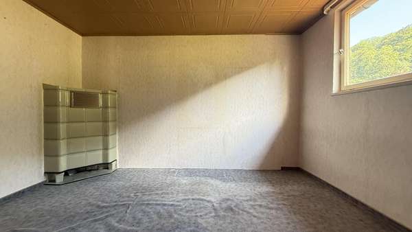 Zimmer Erdgeschoss - Zweifamilienhaus in 73525 Schwäbisch Gmünd mit 211m² kaufen