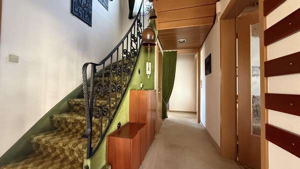 Flur Erdgeschoss Flur Erdgeschoss - Einfamilienhaus in 73433 Aalen mit 115m² kaufen