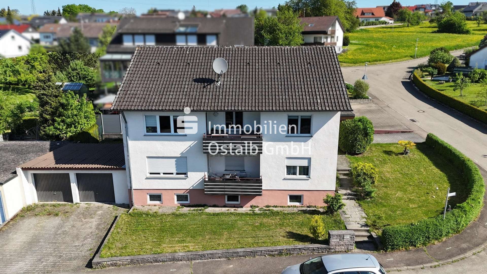 Außenansicht Außenansicht - Zweifamilienhaus in 73574 Iggingen mit 195m² kaufen