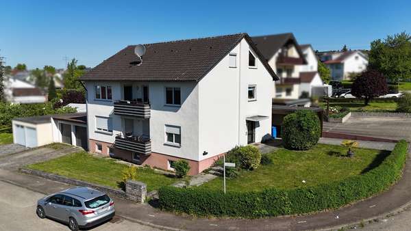 Außenansicht Außenansicht - Zweifamilienhaus in 73574 Iggingen mit 195m² kaufen