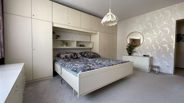 Schlafzimmer - Etagenwohnung in 73447 Oberkochen mit 107m² kaufen