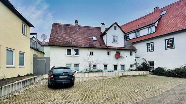 Stellplätze - Mehrfamilienhaus in 73525 Schwäbisch Gmünd mit 168m² kaufen
