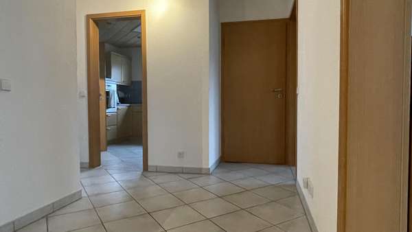 Flur - Etagenwohnung in 73460 Hüttlingen mit 94m² kaufen