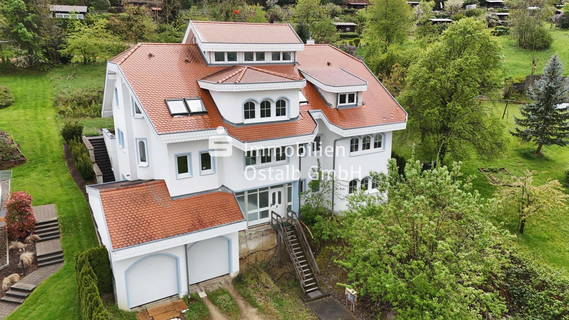 Außenansicht - Zweifamilienhaus in 73540 Heubach mit 379m² kaufen
