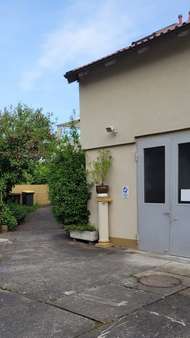 Weg vom Hof zum Büro Weg vom Hof zum Büro - Halle in 74080 Heilbronn mit 347m² kaufen