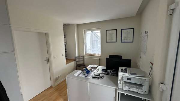 Büro Haupthaus - Halle in 74080 Heilbronn mit 347m² kaufen