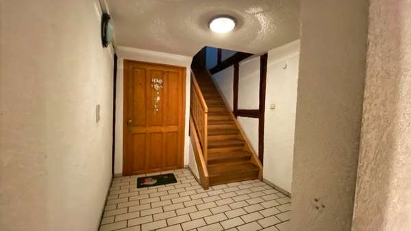 Eingang zur Wohnung 1.OG - Etagenwohnung in 74930 Ittlingen mit 250m² kaufen