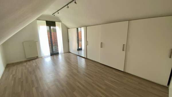 Schlafzimmer - Dachgeschosswohnung in 74196 Neuenstadt mit 69m² kaufen