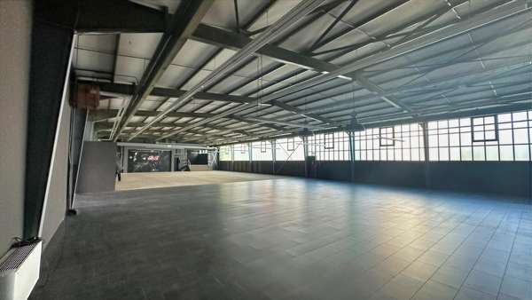 Hallenlfäche Hallenlfäche - Halle in 74172 Neckarsulm mit 1660m² mieten
