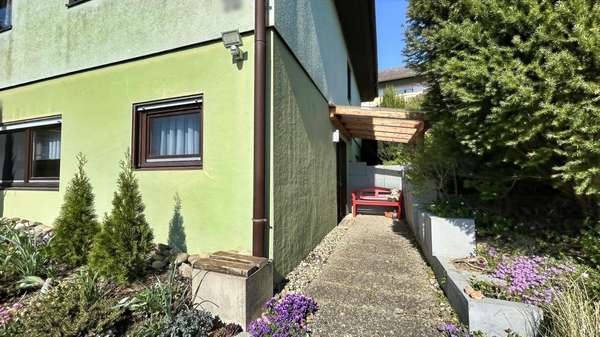 Eingang Einliegerwohnung - Einfamilienhaus in 75031 Eppingen mit 132m² kaufen