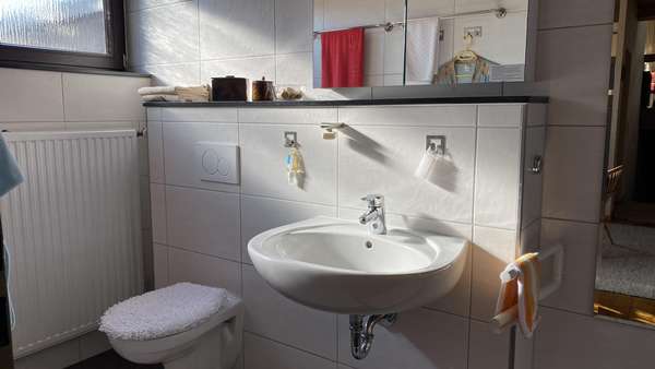 Bad EG / Teilansicht Bad EG / Teilansicht - Bungalow in 74219 Möckmühl mit 149m² kaufen