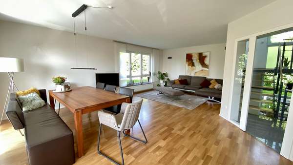 Wohn- und Esszimmer Wohn- und Esszimmer - Einfamilienhaus in 71717 Beilstein mit 191m² kaufen