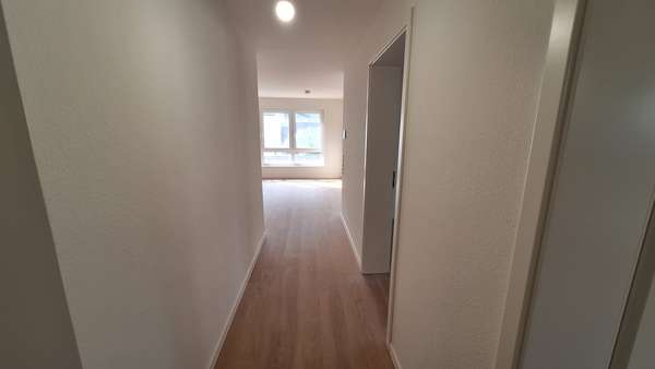 Flur - Erdgeschosswohnung in 74243 Langenbrettach mit 84m² kaufen