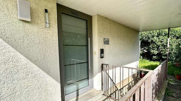 Hauseingang - Zweifamilienhaus in 74229 Oedheim mit 130m² kaufen