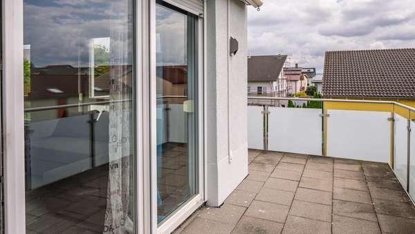 Dachterrasse - Dachgeschosswohnung in 74257 Untereisesheim mit 102m² kaufen