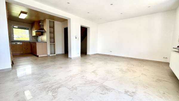 Wohn-/Esszimmer - Doppelhaushälfte in 74074 Heilbronn mit 90m² kaufen
