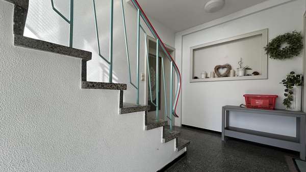 Treppenhaus - Erdgeschosswohnung in 75050 Gemmingen mit 55m² kaufen