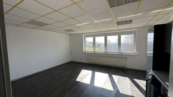 1. OG - Halle in 74388 Talheim mit 1460m² mieten