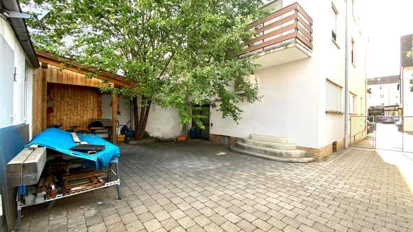 Außenansicht Hauseingang - Mehrfamilienhaus in 74080 Heilbronn mit 176m² kaufen