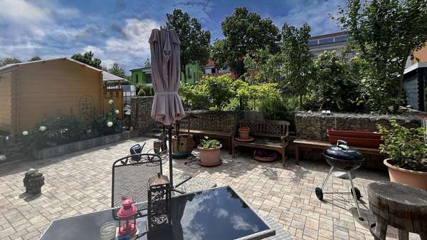 Terrasse Terrasse - Doppelhaushälfte in 75031 Eppingen mit 167m² kaufen