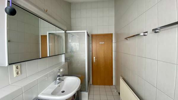 Badezimmer Badezimmer - Dachgeschosswohnung in 74172 Neckarsulm mit 90m² kaufen
