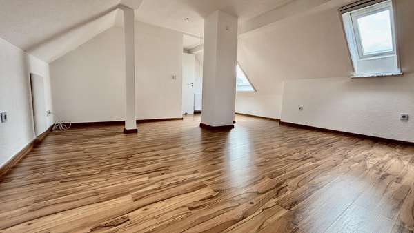 Raum im Dachgeschoss - Reihenmittelhaus in 74074 Heilbronn mit 85m² kaufen