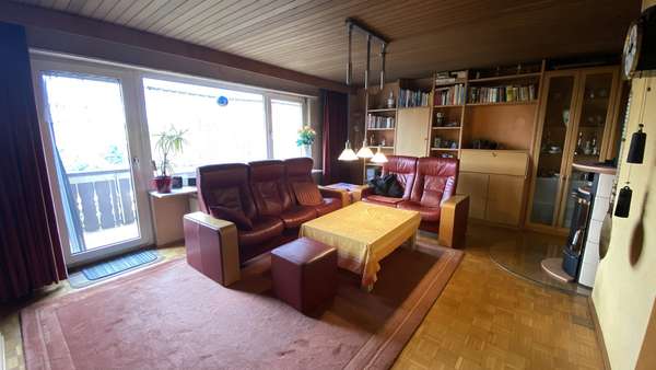 Wohnzimmer mit Kamin Wohnzimmer mit Kamin - Doppelhaushälfte in 75031 Eppingen mit 90m² kaufen