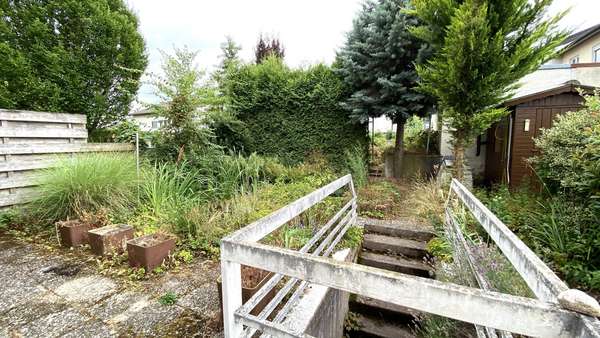 Garten mit kleinem Schuppen Garten mit kleinem Schuppen - Reiheneckhaus in 74226 Nordheim mit 140m² kaufen