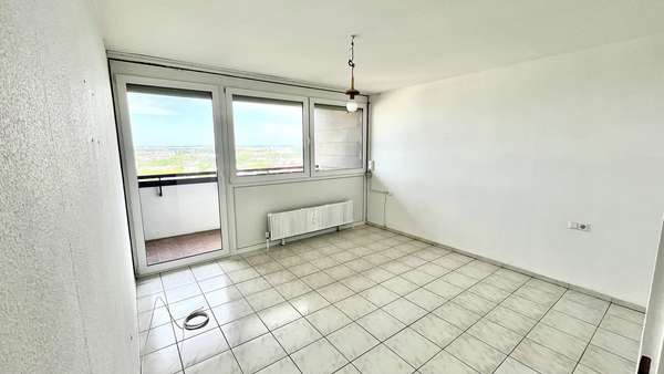 Zimmer mit Balkon Zimmer mit Balkon - Etagenwohnung in 74074 Heilbronn mit 52m² kaufen