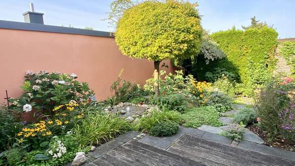 Gartenhof mit Springbrunnen - Bungalow in 74081 Heilbronn mit 161m² kaufen