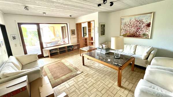 Wohnzimmer - Bungalow in 74081 Heilbronn mit 161m² kaufen