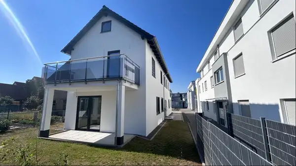 Neubau - Stilvolles Wohnen in ruhiger Lage