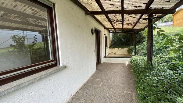 Eingang Einliegerwohnung Eingang Einliegerwohnung - Zweifamilienhaus in 74259 Widdern mit 274m² kaufen