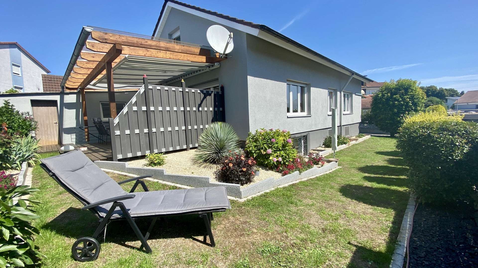 Titelbild Titelbild - Einfamilienhaus in 74172 Neckarsulm mit 140m² kaufen