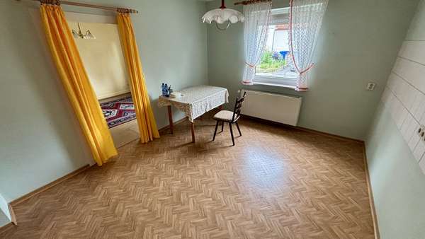 Küche EG wie OG - Zweifamilienhaus in 74206 Bad Wimpfen mit 167m² kaufen