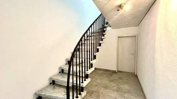 Eingangsbereich EG Eingangsbereich EG - Doppelhaushälfte in 74078 Heilbronn mit 127m² kaufen