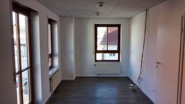 null - Büro in 74336 Brackenheim mit 220m² kaufen